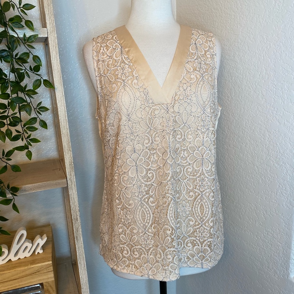🆕Tahari lace and satin cream blouse